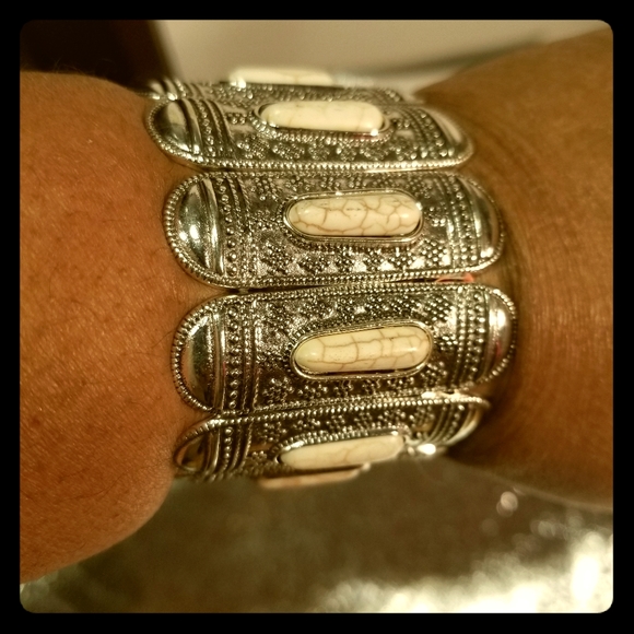 Jewelry - HOST PICK:  Egyptian Style Silverton bracelet